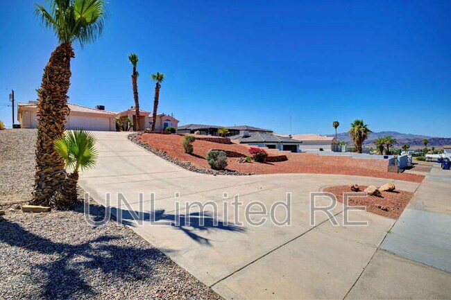 Building Photo - 304 Acoma Blvd S