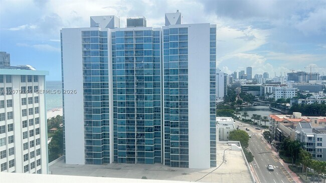 Building Photo - 2899 Collins Ave