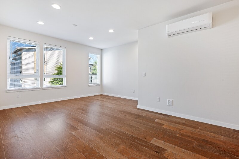 Building Photo - 3601 NE 146th Pl