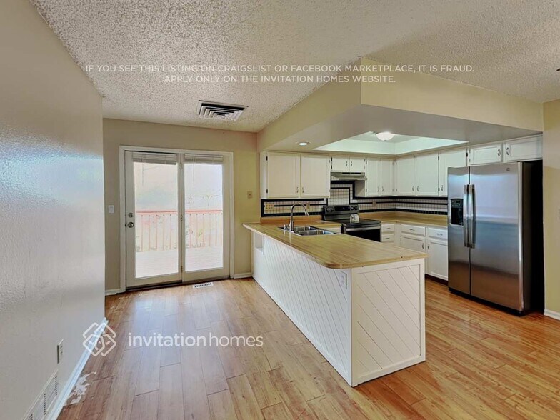 Building Photo - 18895 E Utah Cir