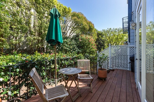 Building Photo - HUGE 5+BR/4.5BA Four Story Presidio Hts./ Laurel Village Home! Garage! Flat Yard!  PROGRESSIVE