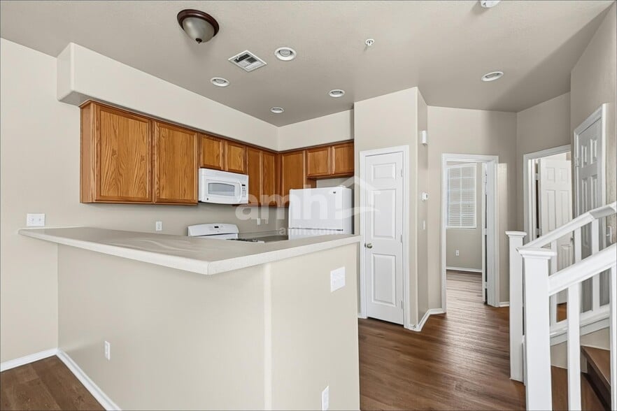 Building Photo - 10625 Mountain Stream Ct
