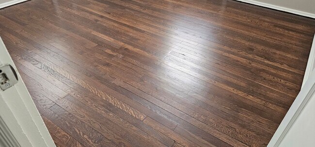 Building Photo - COMING SOON!! Available Soon in SF KCMO