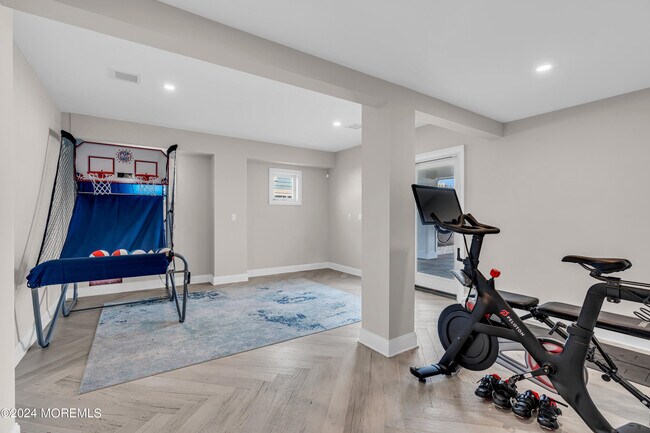 Building Photo - 3574 Ocean Terrace