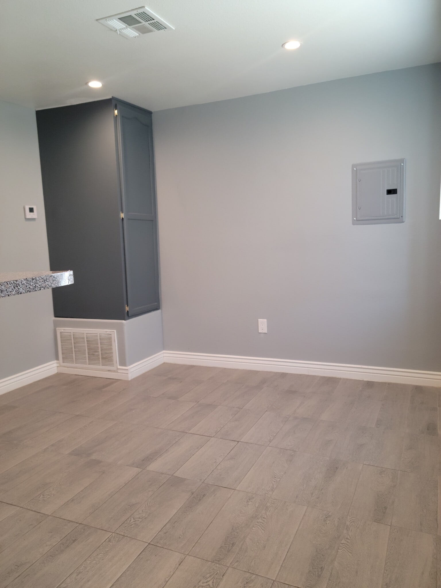 Building Photo - 19449 Ingomar St