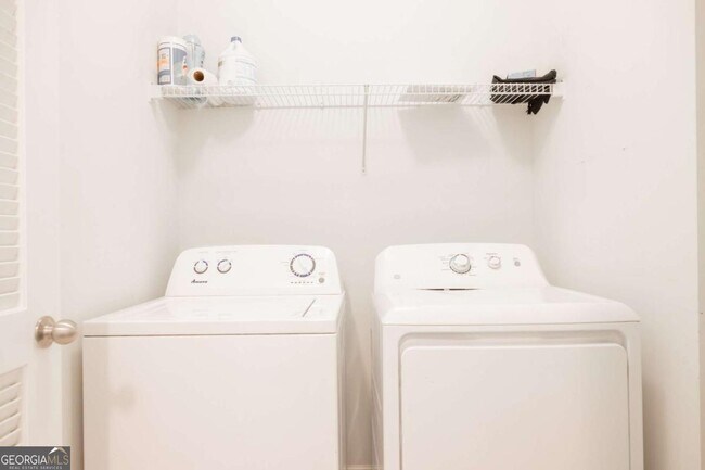 Building Photo - 1232 Harris Commons Pl