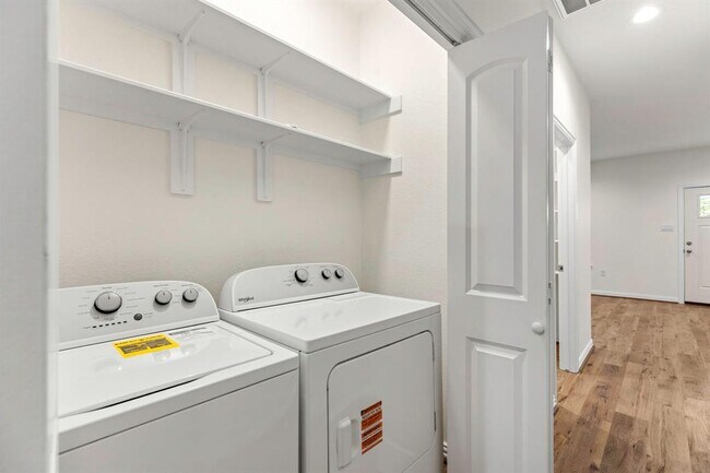 Building Photo - 1303 Aransas St