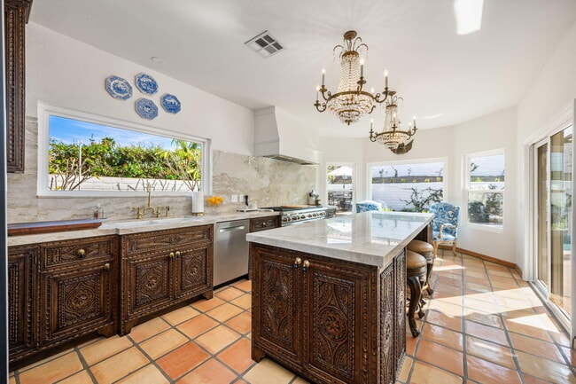 Building Photo - 73055 Amber St