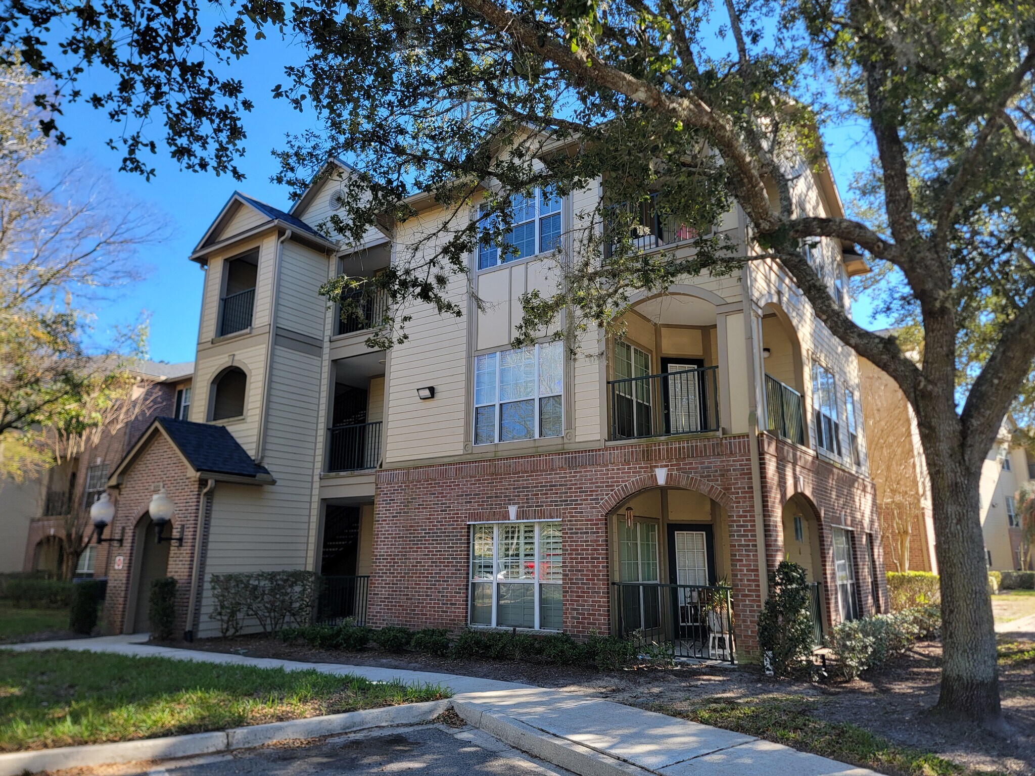 Building Photo - 7800 Point Meadows Dr