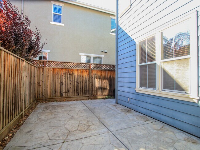 Building Photo - 7935 Kipling Cir