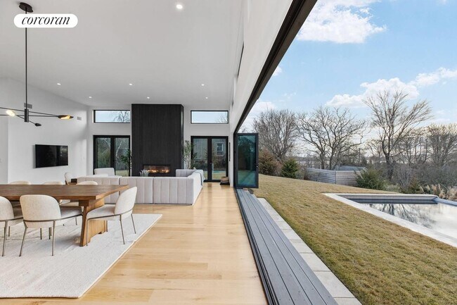 Building Photo - 21 S Edin St