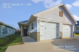 Building Photo - 609 E Carter St