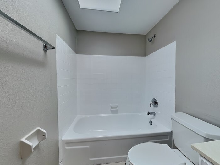 Building Photo - 2755 Ravenall Ave