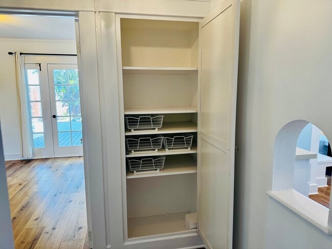 Building Photo - Remodelled Two Bedroom Home + Office for Rent in LB!