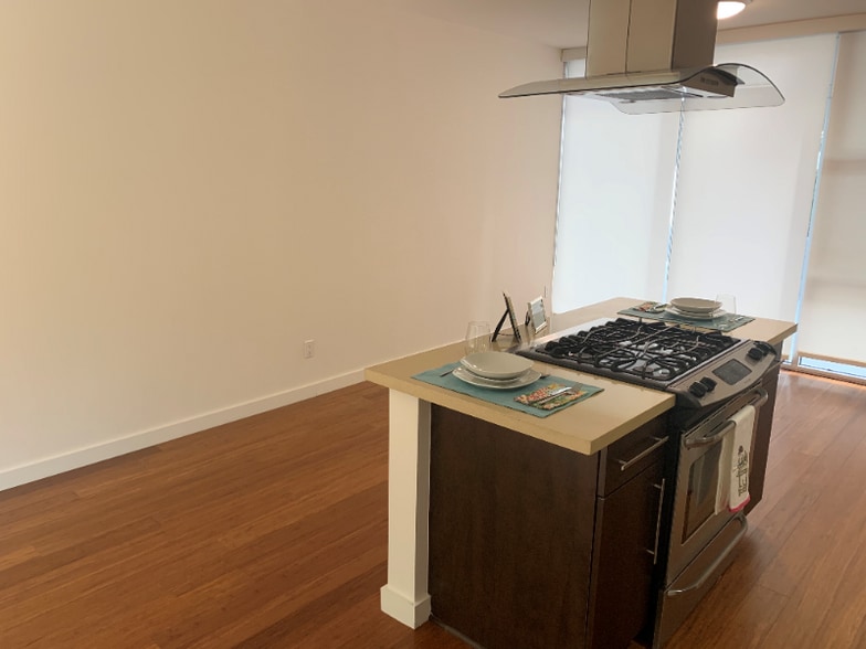 Building Photo - 4547 N Eagle Rock Blvd