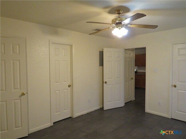 Building Photo - 1602 Dugger Cir