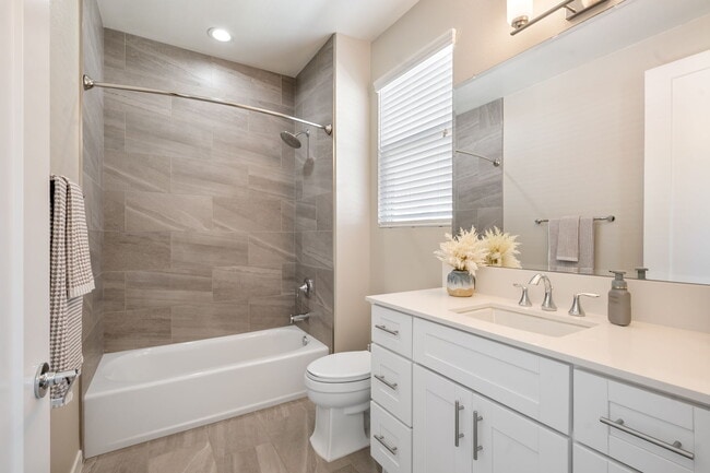 Building Photo - 4384 Paxton Pl