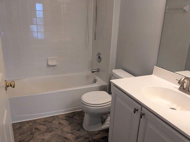 Building Photo - 307 Timberbrook Ct