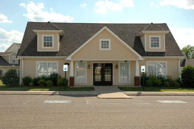 Building Photo - Govenor's Crossing