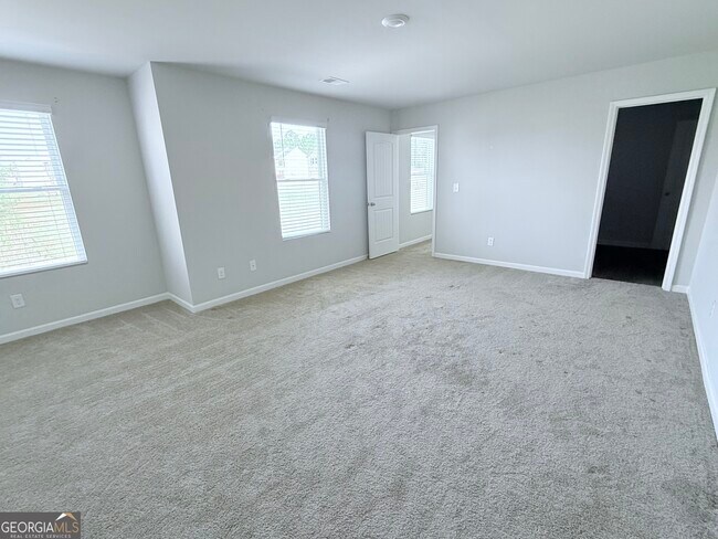 Building Photo - 179 Goodall Woods Dr