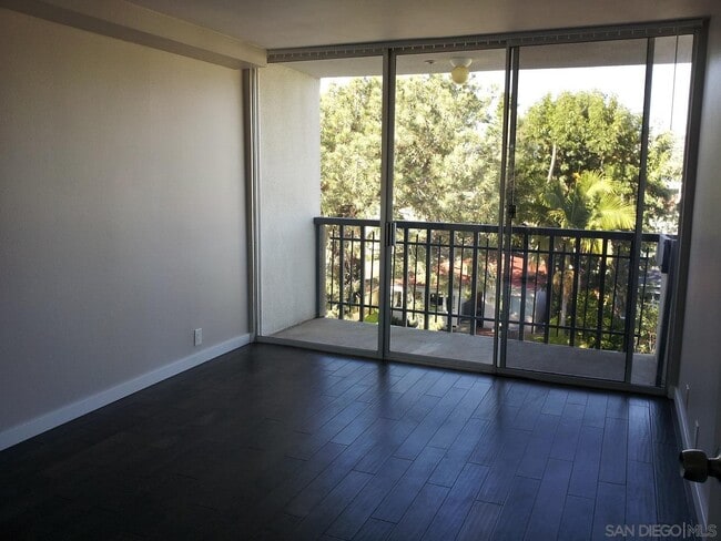 Building Photo - 727 Sapphire St