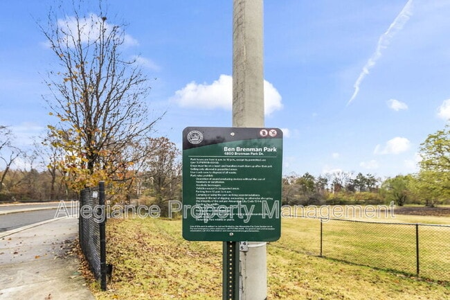 Building Photo - 5108 Donovan Dr