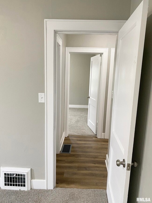 Building Photo - 303 Central St