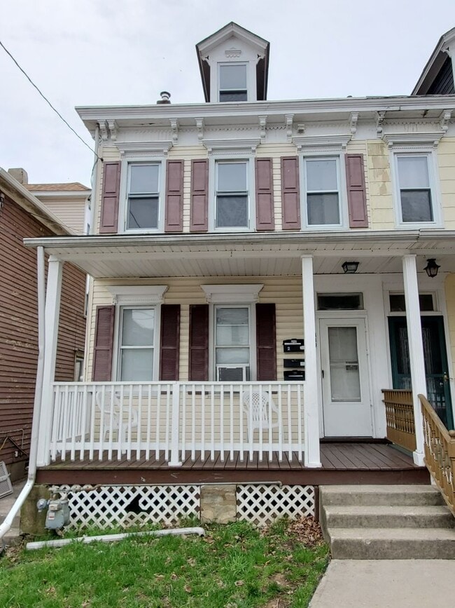 Building Photo - Milton -840