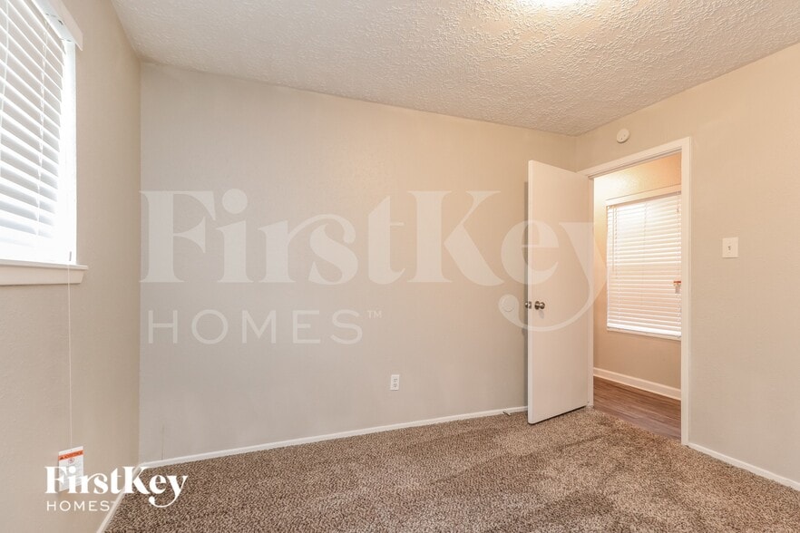 Building Photo - 23203 Tree Bright Ln