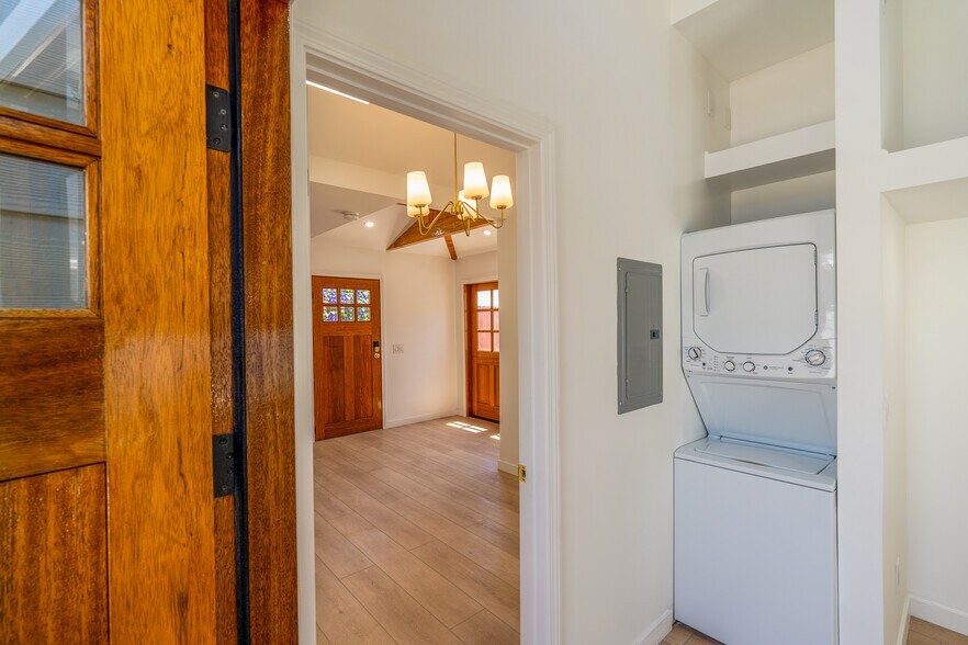 Building Photo - 355 N Colorado Pl