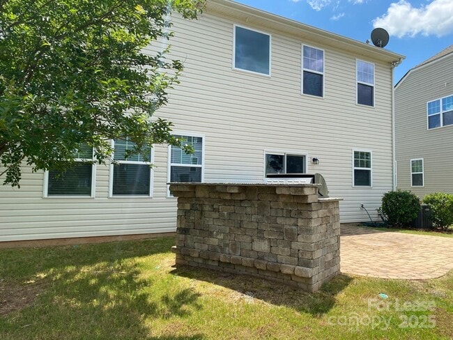 Building Photo - 14425 Green Birch Dr