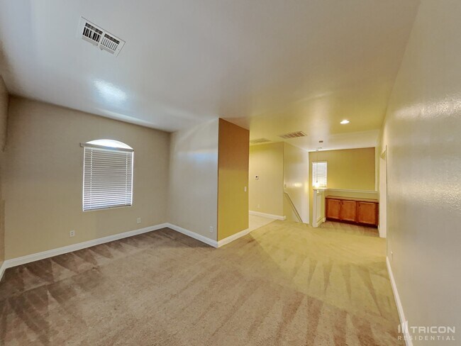 Building Photo - 719 Easter Lily Pl