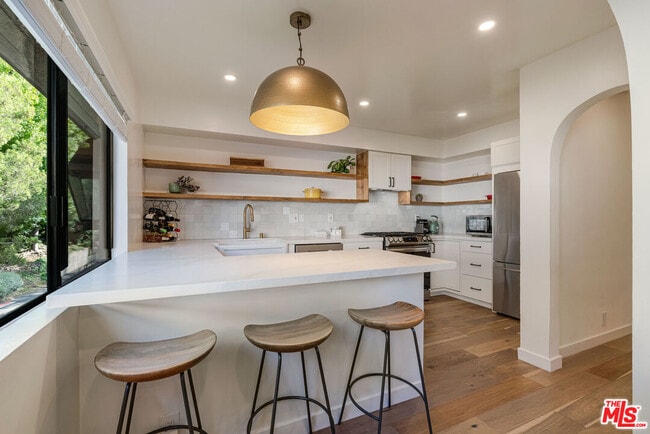 Building Photo - 5011 Showboat Pl