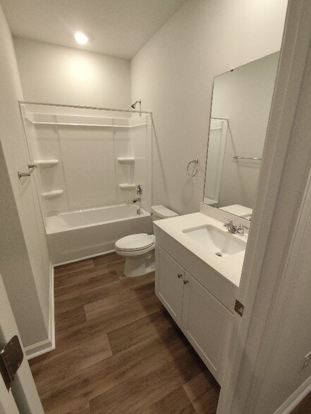 Building Photo - 2106 Osprey Isle Ln SW