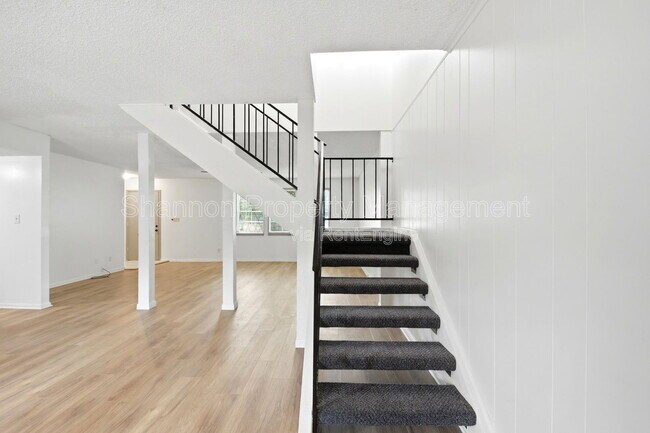 Building Photo - 2275 Triway Ln