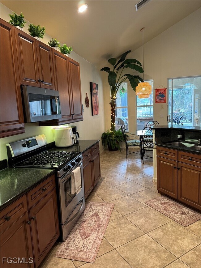 Building Photo - 13042 Sail Away St