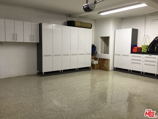 Building Photo - 444 W Avenue 37