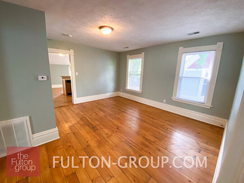 Building Photo - 740 Fulton St E