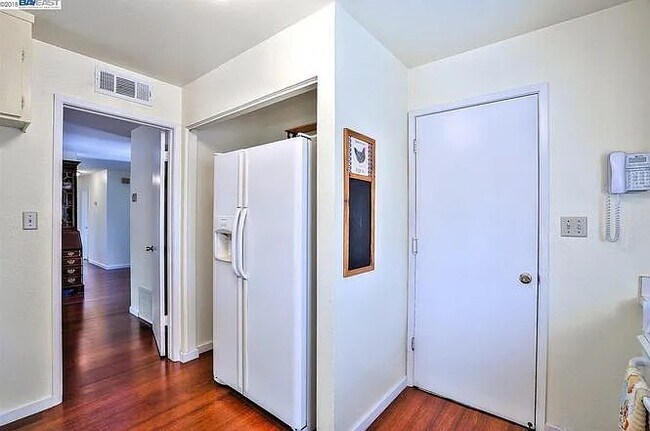 Building Photo - 36264 Brighton Ct