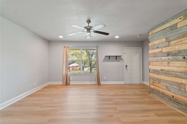 Building Photo - 5312 Odessa Ave