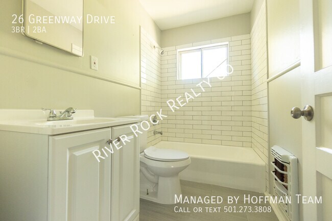 Building Photo - 26 Greenway Dr