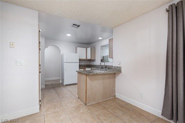 Building Photo - 2200 S Fort Apache Rd