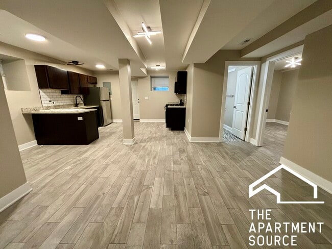 Building Photo - 3301 N Harding Ave