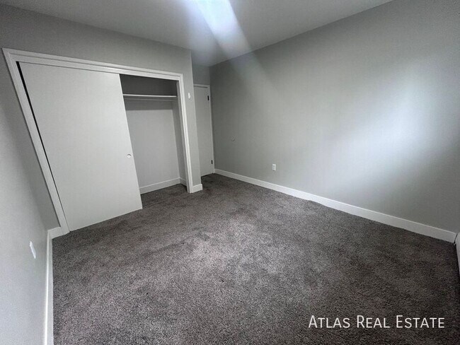 Building Photo - 551 S Fairfax St