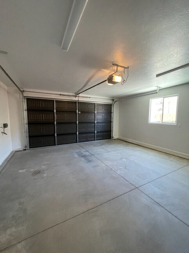 Building Photo - 2446 S 630 W