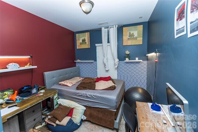 Building Photo - 2922 Deep Cove Dr NW
