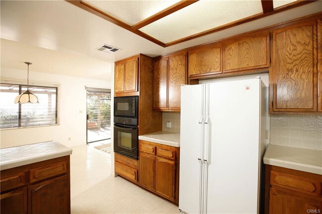 Building Photo - 1845 Cathay St