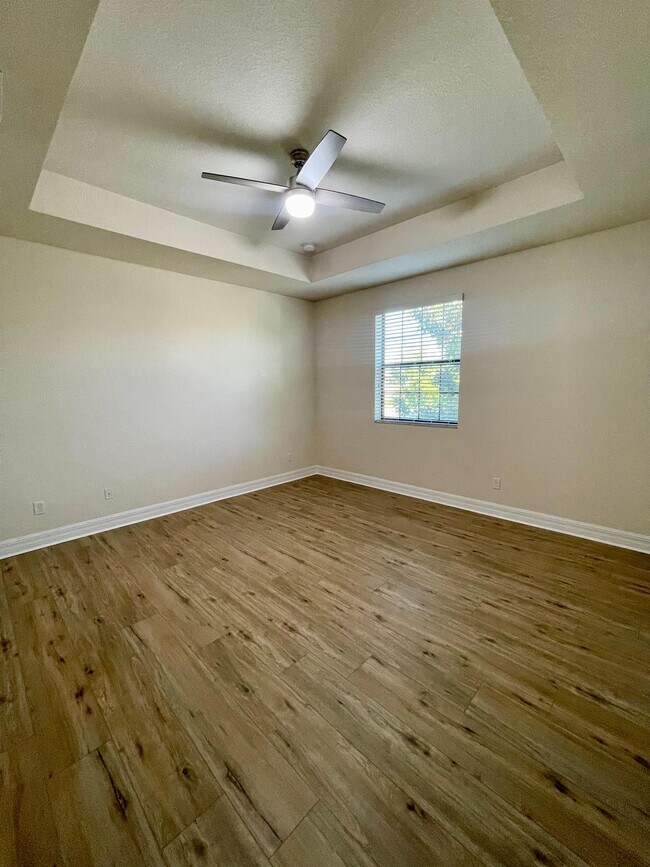 Building Photo - 10132 Eagle Creek Center Blvd