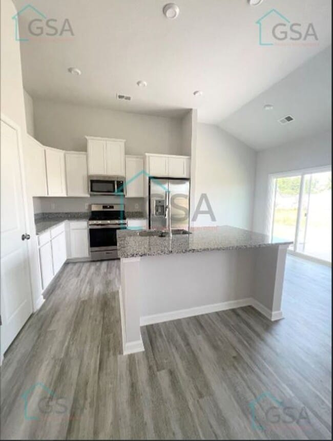 Building Photo - 3 Bedroom 2 Bath Lyman, SC 29365 Available...