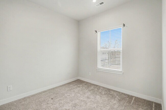 Building Photo - 1546 Aspire St